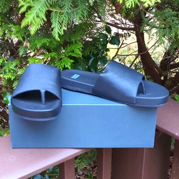 Eileen Fisher “Edge” Black Slide Sandals - Picture 3 of 8